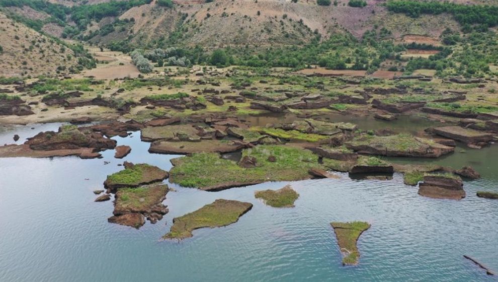 Çat Barajı'ndaki 'Yüzen Adalar' Koruma Amaçlı Olarak Sabitleniyor