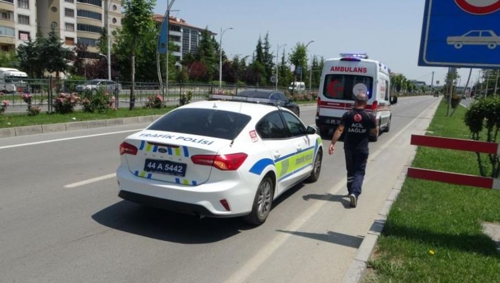 Eşiyle Tartıştı, Kendini Araçtan Attı