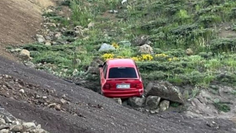 Malatya Yolunda Şarampole Yuvarlanan Araçta 7 Yaralı