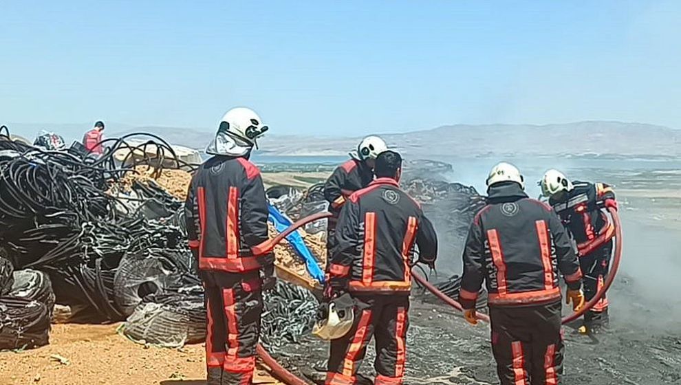 Şantiye Deposundaki Yangın Korkulu Anlar Yaşattı