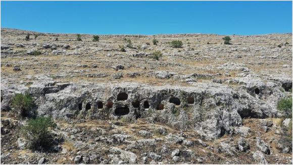 Adıyaman'da Roma Kaya Mezarları ve Tunç Çağı Yerleşim İzleri