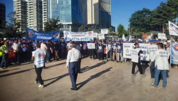 "Bu Teklif Toplu Sözleşme Değil, Toplu Oyalamadır.. İşçiyiz, Köle Değil!"