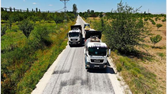 Büyükşehir, İlçe Yollarında Çalışmalarını Sürdürüyor