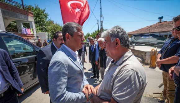 CHP Genel Başkanı Özel'den Şehit Teğmenin Ailesine Ziyaret