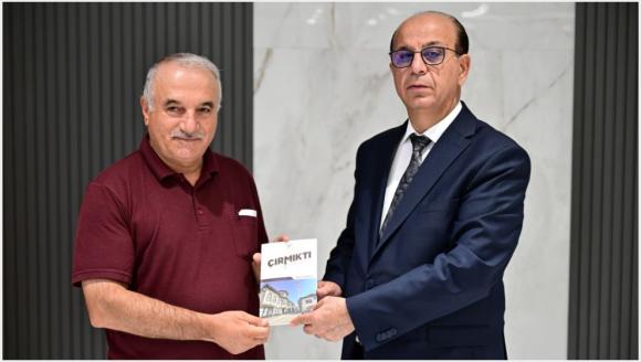 'Çırmıktı'nın Kitabını Tuğrulca Yazdı, Belediye Yayınladı