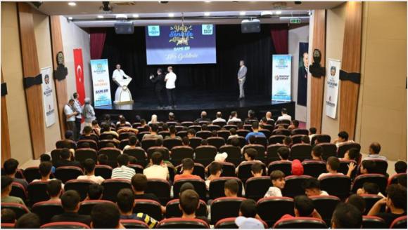 Hafızlık Kursu Öğrencilerine 'Cennetin Çocukları' Filmi Gösterimi