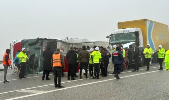 Kamyon Devrilen Otobüse Çarptı, 5 Kişi Öldü; Ama Sürücüsü Kusursuzmuş!.