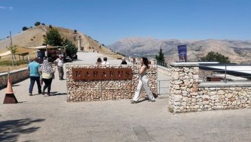 Karakuş'taki Kraliçe Mezarları Gün Işığına Çıkarılacak