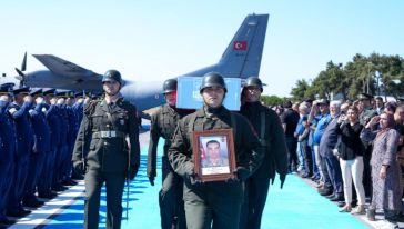 Şehit Pütürgeli Askerin Cenazesi Hakkari'den İstanbul'a Gönderildi