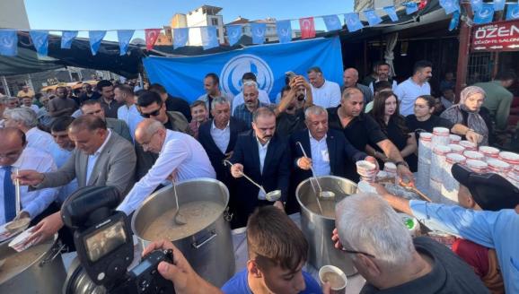 Ülkü Ocakları Aşure Etkinliği Düzenledi