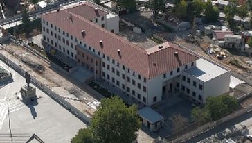 Yeni Hükümet Konağı'na  'Boncuk' Kondurdular!