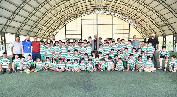 Yeşilyurt Belediyesi'nin Futbol Kursuna Yoğun İlgi