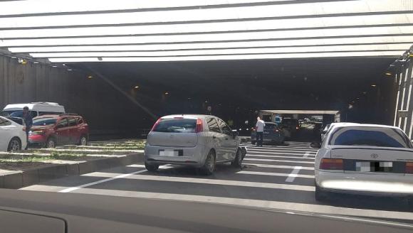 Yetersiz Işıklı Alt Geçit Malatya Trafiğinin 'Kara Deliği' Oldu