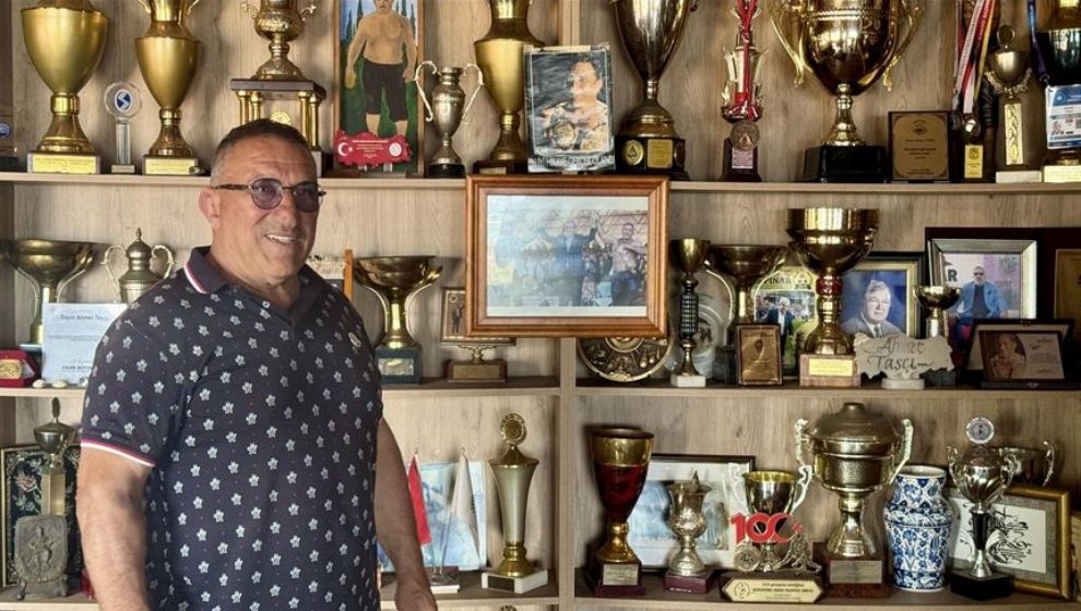 Eski Kırkpınar Başpehlivanı,  'Ahlı Kemer' İçin Zeybek'e Helallik Verdi
