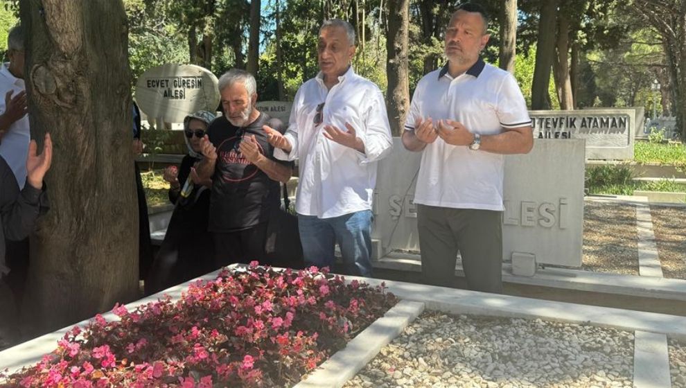 Kemal Sunal'a Mezarı Başında Anma
