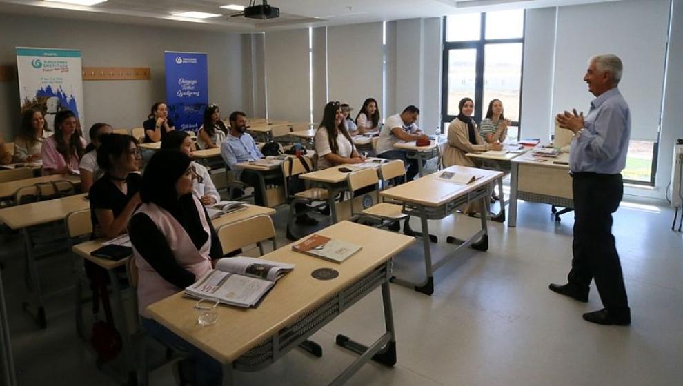 Türkçeyi Yaz Okulunda Pekiştiriyorlar