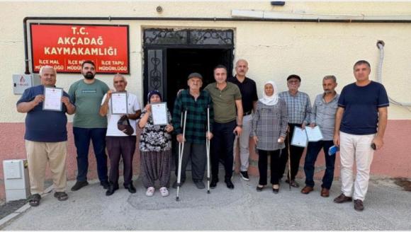 72 Ailenin 28 Yıllık Tapu Sorunları Çözüldü