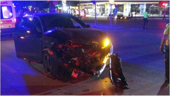 İsmet Paşa Caddesi'ndeki Kazada 4 Kişi Yaralandı
