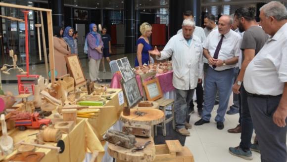 'Sanatın İzinde' El Sanatları Sergisi Açıldı