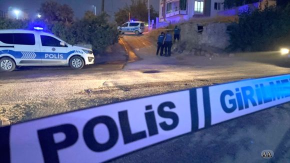 Silahlı- Bıçaklı Kavgada 3 Kişi Yaralandı