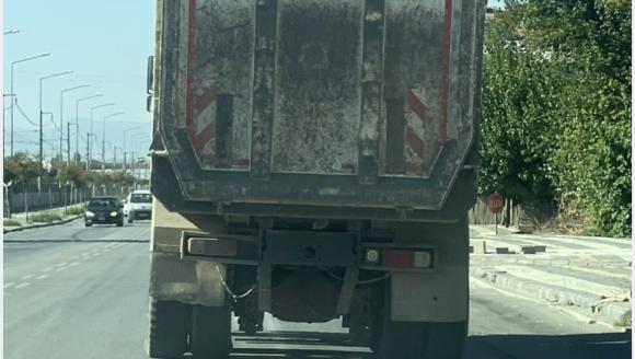 Vatandaş Fotoğrafını Çekti, Valiyi Etiketledi