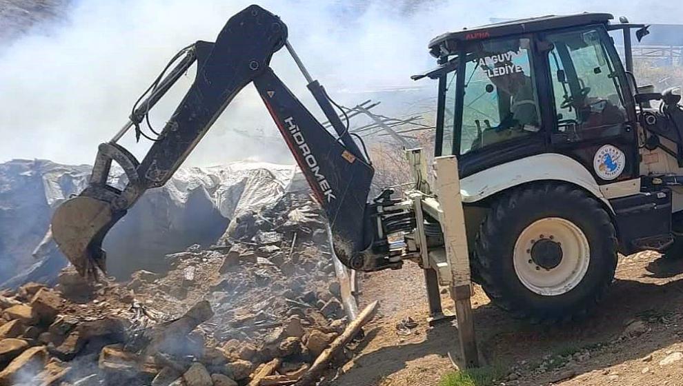 Ahır Yangınında Hayvanlar Telef Oldu