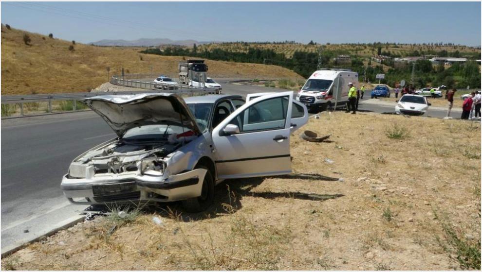 Akçadağ'da Yine Kaza.. 1 Ölü, 4 Yaralı