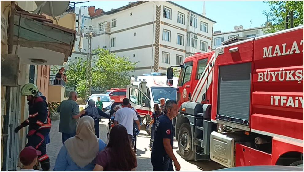 Apartmandaki Yangında Bir Kişi Dumandan Etkilendi