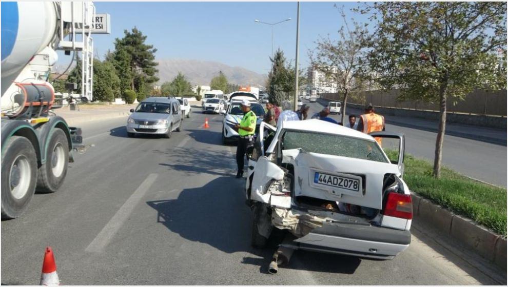 Beylerderesi Viyadüğü Girişinde Zincirleme Kaza