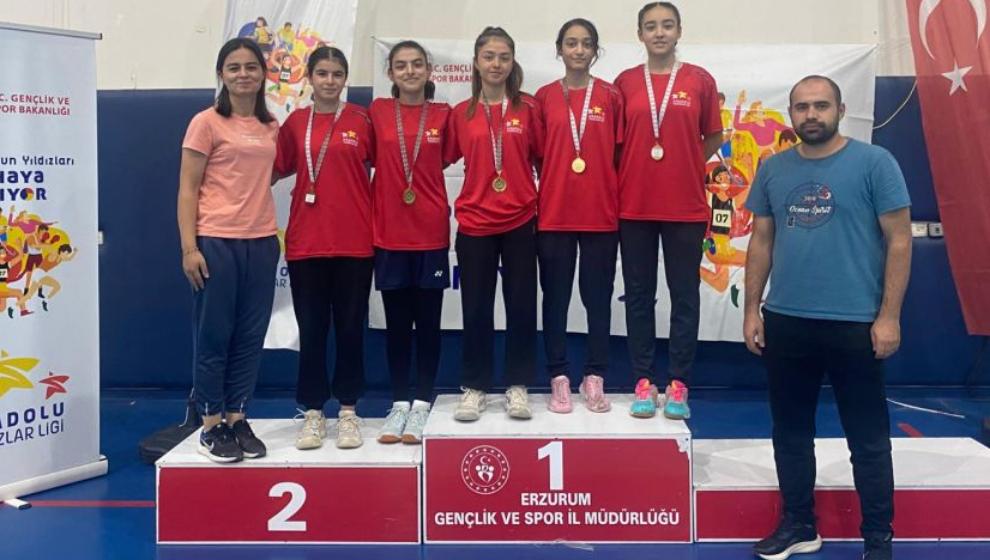 Malatya Kız Badminton Ekibi Yarı Final Grubunda Birinci
