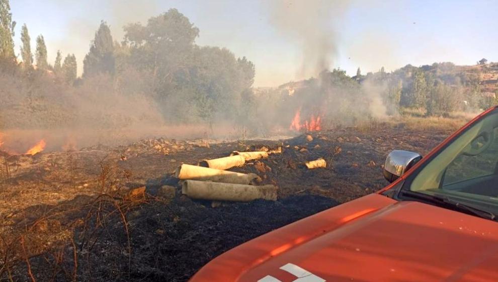 Otluk Alanda Çıkan Yangına İtfaiye Müdahale Etti