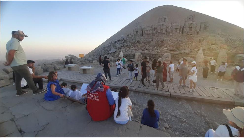 Pütürge Gençlik Merkezi Öğrencilerine Nemrut Gezisi
