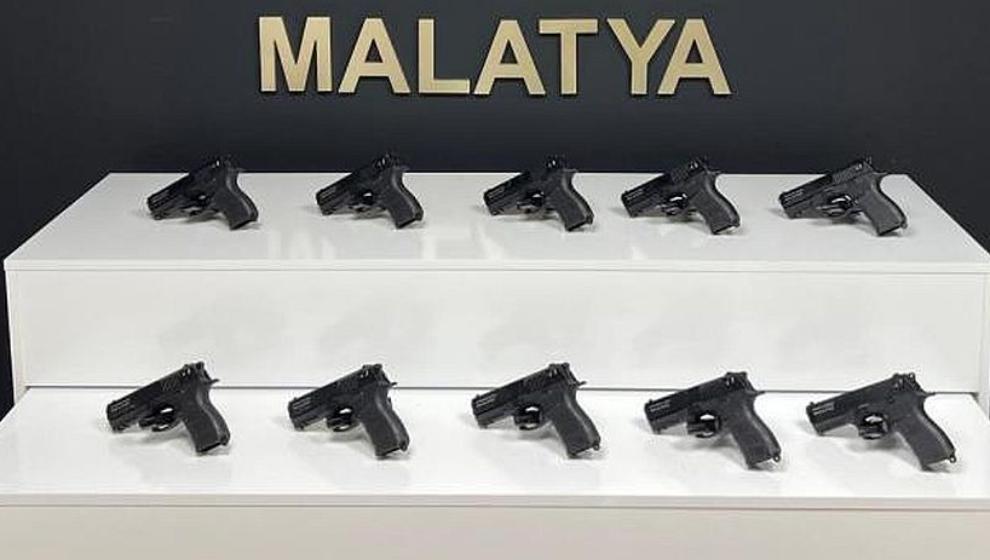 Adana'dan Gelen Otobüste 10 Tabanca Ele Geçirildi