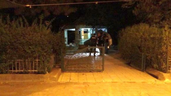 Cami Avlusunda Silahlı Kavga.. 3 Yaralı..