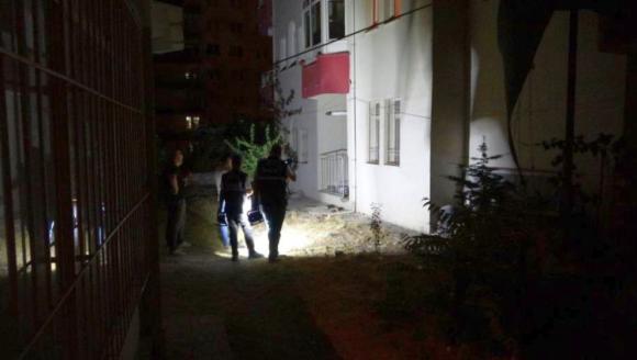 Pencereden Düşen Kız Çocuğu Yaralandı