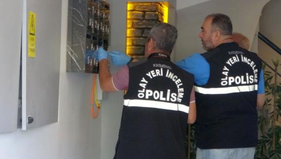 Posta Kutusundaki Silah Polisi Alarma Geçirdi