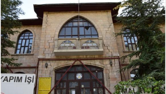 'Taş Mektep' Gazi İlkokulu, Eğitim Müzesi Olmalı..