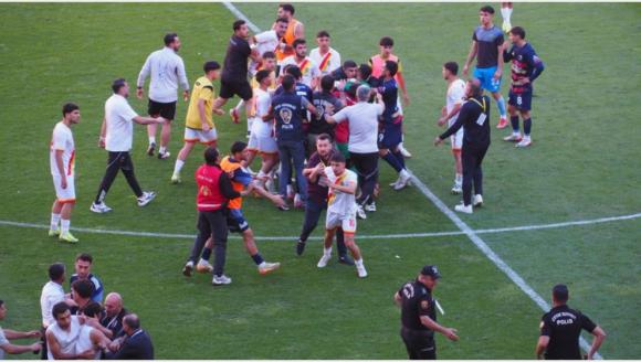 Yeni Malatyaspor- Mardin 1969 Spor Maçının Son Dakikalarında Olaylar