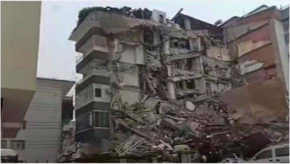 Yıkılan Bina Davasında Mahkeme 'Islak İmzalı' Evrak İstedi