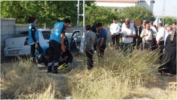 Yoldan Çıkan Otomobil Kaza Yaptı, 4 Yaralı..