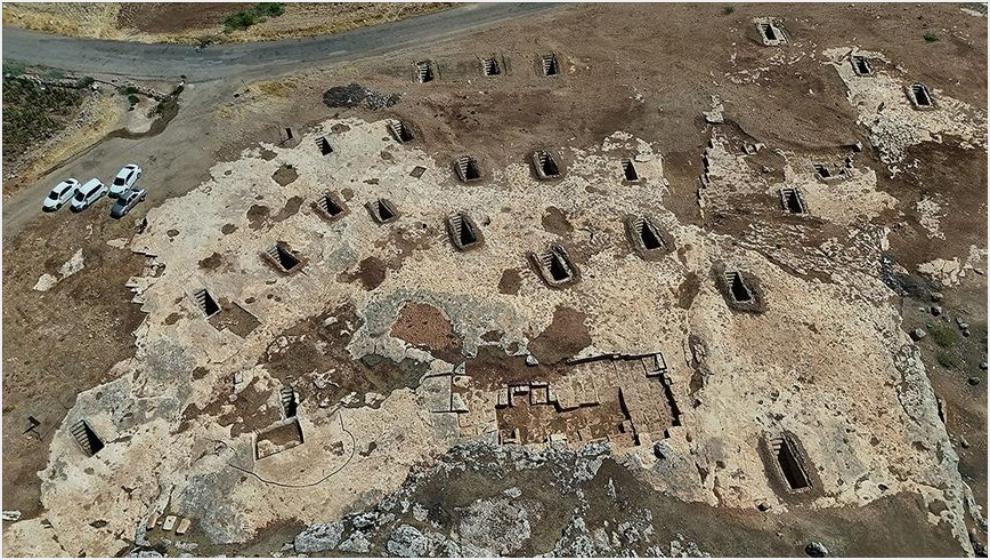 Adıyaman'daki Tharsa Antik Kenti'nde 8 Oda Mezarı Bulundu