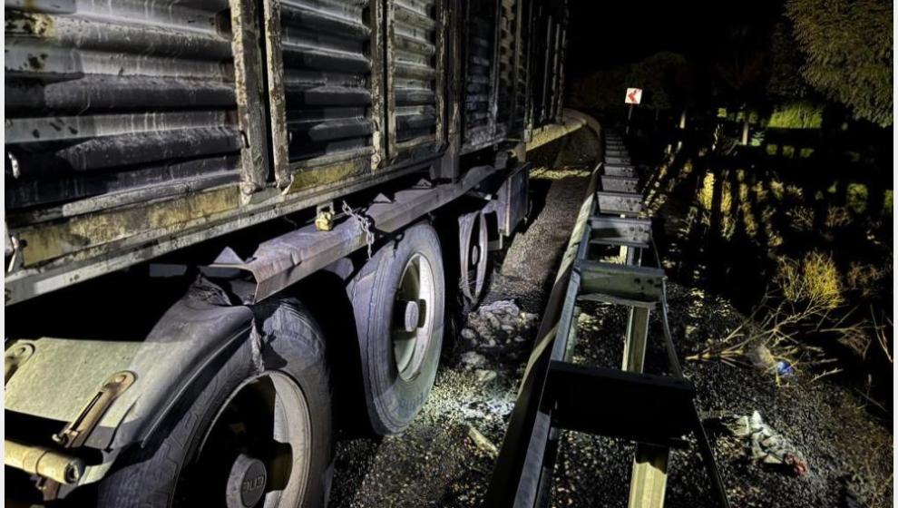 Erkenek Tüneli Mevkisinde TIR'da Yangın Çıktı