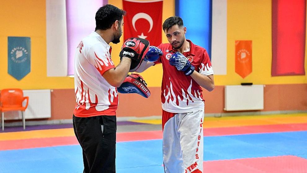 Kick Boks Şampiyonası’nda Türkiye’yi Temsil Edecekler