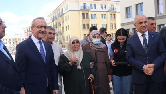 Bahçebaşı 5. Etaptaki 1130 Konut İçin Anahtar Teslim Töreni