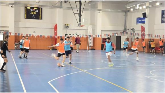 Cumhuriyet Kupası Futsal Turnuvası Şampiyonu Dinamo Tecde