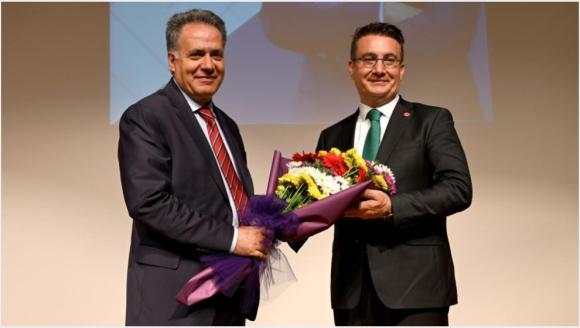 'Eğitim ve Bilim Diplomasisi' Konulu Konferans Verdi