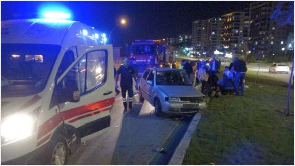 İsmetpaşa Caddesi ve Mıhlıdut'taki Kazalarda 5 Yaralı