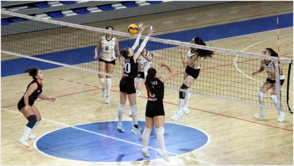 Kadınlar Voleybol 2. Liginde Malatya Takımları Karşı Karşıya Geldi