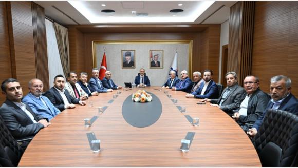 Malatya TSO Heyeti Vali Yavuz'u Ziyaret Etti