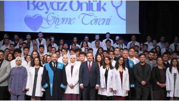MTÜ Tıp Fakültesi 1. Sınıf Öğrencileri 'Beyaz Önlük' Giydi